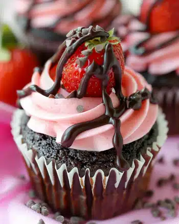 Chocolate Covered Strawberry Cupcakes