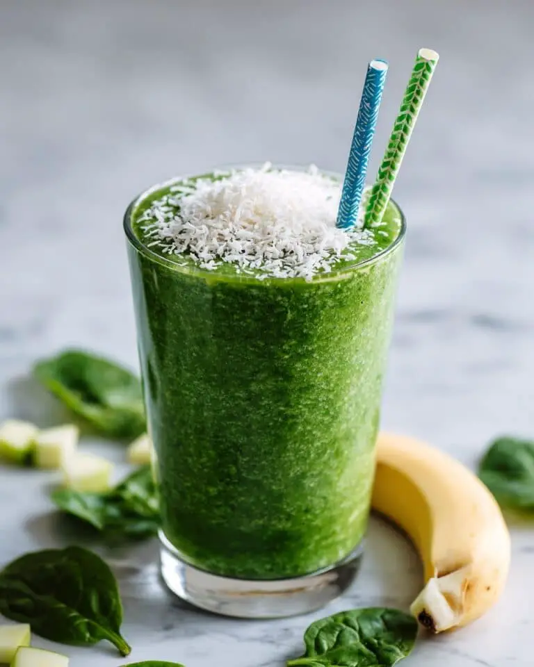Green Apple Spinach Smoothie with Banana and Bee Pollen Recipe