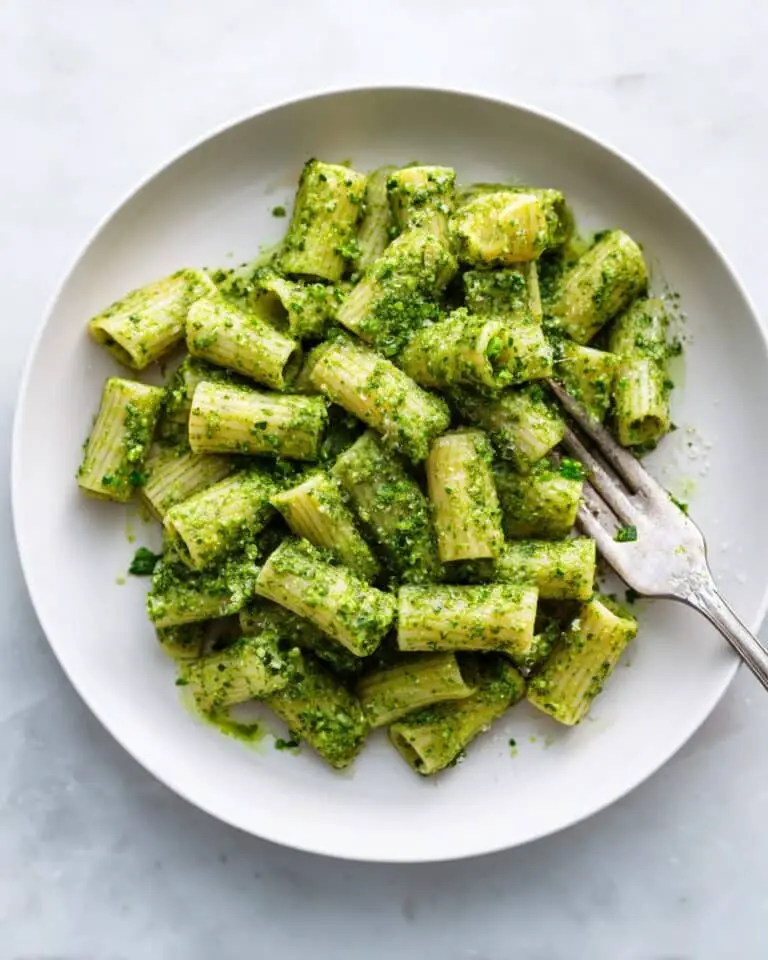 Healthy Green Pasta Sauce with Kale and Spinach Recipe